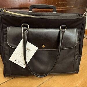 Nice- New- samsonite mobile solutions roller bag with laptop pouch